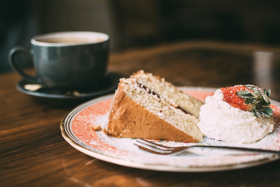 手作りケーキとコーヒー